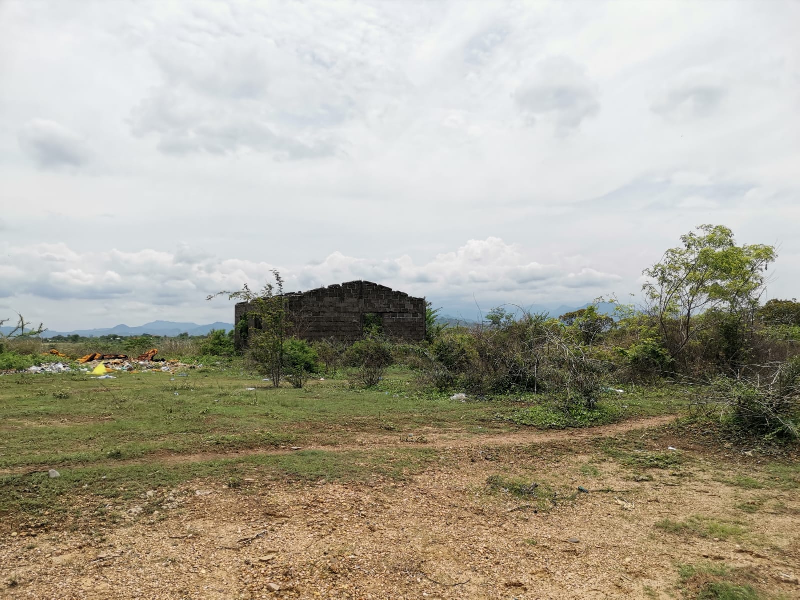 Colonia Najar, Choluteca, atrás de col. Champagñat,Ubicado en el sitio de sampile, Choluteca. CONSTA CON UN ÁREA TOTAL DE 832.00 METROS CUADRADOS. (comunicarse al 27881001).